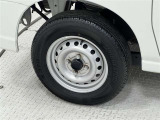 タイヤサイズは145/80R12!納車前の点検時にタイヤ交換させていただきます!