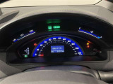 シンプルで見やすいメーターまわり。視認性が高く、運転中も情報がひと目で確認できます。