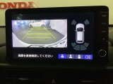 【リアカメラ】後方の距離感や障害物を、モニター越しにそっと教えてくれる機能です。見えにくい場所を確認できる安心感が、落ち着いたハンドル操作を支えます。