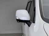 【ウインカー付ドアミラー】視認性が上がり、車・バイク事故防止にもつながります。