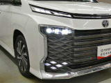 LEDヘッドライトです。デザイン性がよくとても明るいので、夜間の走行や悪天候でも安心です。しかも長寿命!