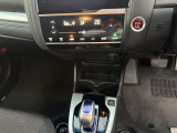 オートエアコン装着車で車内はいつも快適です。