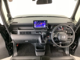 【前方視界】開放的な前方視界!運転がしやすく疲れにくいです♪窓が大きく、見通しがとっても良いおクルマですよ♪