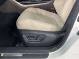 納車前にご案内しますボディーコーティングを施工する事をお勧めします。理由1納車時ピカピカ、2洗車も楽々だし雨で多少の汚れも無くなります、3運転してて気持ちがよいetc.