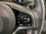 【アダプティブ・クルーズ・コントロール】予め設定した車速内でクルマが自動的に加減速。 前走車との適切な車間距離を維持しながら追従走行し、高速道路でのドライバーの疲労を軽減してくれる嬉しい機能付♪