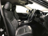 見通しのよいすっきりとした視界で、誰でも運転しやすいです。運転のしやすさは疲れにくさにも繋がりますよ♪