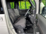 運転席シート廻りは使用感も少なく、良好な状態となっています。丁寧に使われていたことがよくわかりますね。