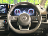 【純正革巻きステアリング】上質な革を使用することで、手にしっかり馴染みとても運転しやすいハンドルです♪