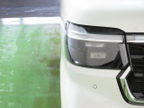 LEDヘッドライトは、点灯の瞬間から光量を発揮し、突然暗くなるトンネルなどでの安定感を高めます。