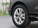 ●オシャレは足元からといいますが、車も同じく足元のエレガンスさで全体のイメージが変わります。