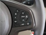 ◆アダプティブクルーズコントロール◆予め設定した車速内でクルマが自動的に加減速。前走車との適切な車間距離を維持しながら追従走行します。【LKAS】車線維持支援システムでステアリング操作を支援。