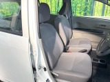 運転席シート廻りは使用感も少なく、良好な状態となっています。前オーナー様が丁寧に使っていたことがよくわかりますね。
