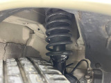 お車を安心してお乗りいただく為には、足回りの定期点検が欠かせません。サービスサポート(有償保証)では無料点検もご提供しており、安心のカーライフをお過ごしいただけるサポート体制が整っています。
