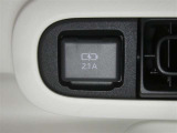 【充電用USB端子】デバイスの充電に便利です。※実際の接続端子は写真で確認or店舗までご気軽にお問合せください♪