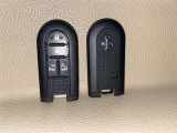 【スマートキー】キーを取り出さずにドアを施錠&解錠。クルマの始動も可能です。
