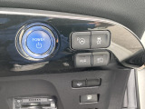 【ヘッドアップディスプレイ】現在の速度や走行情報をデジタル表示で運転席前方のガラスに投影!運転中、目線をずらさず必要な情報を確認できるのでとっても便利で安心!
