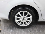 175/65R15サイズのタイヤになります。