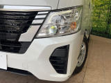 【LEDヘッドライト】悪天候や夜間走行時も良好な視界を確保し安心して運転できる高輝度LEDヘッドライトを装備!点灯速度が早く、消費電力も抑えられています。