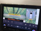 【パノラミックビューモニター】専用のカメラにより、上から見下ろしたような視点で360度クルマの周囲を確認することができます☆死角部分も確認しやすく、狭い場所での切り返しや駐車もスムーズに行えます。