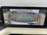 3Dビューが可能になった先進のアラウンドビューモニター。目視できないフードで隠れた路面の映像を表示したり、曲がり角などの死角を広角映像で表示したりできます。