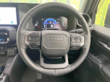 インテリアに合わせたデザインのステアリングは、運転される方のことも考え、運転しやすい形状、大きさです。是非一度、実際に触ってお確かめください。