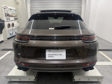 オプション:21インチPanamera SportDesignホイール ブラック ハイグロス、シートヒーター(フロントおよびリア)、カップホルダー カバー(フロント)