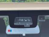 【スズキ セーフティサポート】走行中に前方の車両等を認識し、衝突しそうな時は警報とブレーキで衝突回避と被害軽減をアシスト。より安全にドライブをお楽しみいただけます。