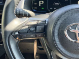 ステアリングスイッチ付きで運転中、前方から目線をそらすことなく、オーディオ等の操作が可能です!