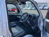 残価設定、通常クレジットと合わせた、お車購入時にしか加入できない大変お得な自動車保険もございます!現金購入予定だったお客様もこの保険に入るためにローンを組む方も増えております。詳細はスタッフまでどうぞ