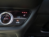 シートヒーター3段階調整(運転席、助手席)
