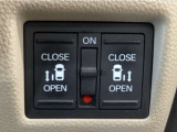 【両側パワースライドドア】両側がパワースライドドアになっており、運転席のスイッチやスマートキーでも開閉が可能です!開口部も広いので乗り降りも楽々♪