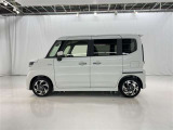 両側パワースライドドア付きだから、狭い駐車スペースなどでの 乗り降りラクラク!小さなお子さまのいるご家庭には嬉しい装備。