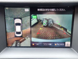 まるでお車を真上から見下ろしたかのような映像をナビに映し出してくれますので狭い駐車場でも周囲を確認する事が出来ますので非常に安心です♪