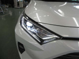 1灯の光源でハイ・ローを切り替えられるBi-Beam LEDランプ+LEDクリアランスランプ(オートレベリング機能付)