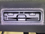 【ETC車載器】カードを挿すだけでゲートをスルー。利用には車両情報を登録する「セットアップ」が別途必要です。