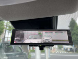 5人乗車時も後方を確認できます スマートルームミラーつきです