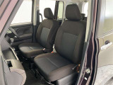 厚みがあって、座り心地のいいシート。運転席も助手席もリラックスしてゆったりと座れます♪