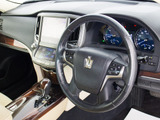 ★使いやすさや安全性を追求したステアリング周り!高級車ゆえにスイッチ類が多いのも特徴ですね!考え尽くされた配置ですぐに使いこなす事が出来ますのでご安心下さい!是非、体感してみて下さい!!