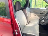 運転席シート廻りは使用感も少なく、良好な状態となっています。前オーナー様が丁寧に使っていたことがよくわかりますね。