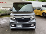 お客様に安全で快適なカーライフをお送りいただくために、中古車にも高いレベルの品質基準を設け、その基準に従って、全ての中古車について納車前整備を実施しています。