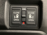 【両側パワースライドドア】両側がパワースライドドアになっており、運転席のスイッチやスマートキーでも開閉が可能です!開口部も広いので乗り降りも楽々♪