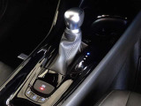 電動パーキングブレーキ・ブレーキホールドを装備してます。ホールド機能は信号待ちが多い一般道で疲労軽減になり、大好評です!