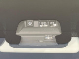 【スズキ セーフティサポート】走行中に前方の車両等を認識し、衝突しそうな時は警報とブレーキで衝突回避と被害軽減をアシスト。より安全にドライブをお楽しみいただけます。