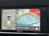 アラウンドビューモニター装備。前後左右4つのカメラから解析した、まるで上から車を見たような画像が映し出され、車の死角や駐車場の線も確認ができるようになります。日産の先進装備の1つです。