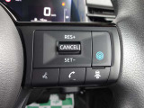 プロパイロットスイッチ!速度を設定するとアクセルを踏んでなくても走ります。高速道路等の運転に便利な機能です。