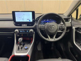 RAV4ならではの見晴らしのよい前方視界で、快適なドライブをお楽しみいただけます。
