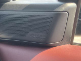 【MERIDIAN3Dサラウンドサウンドシステム】低音から高音までをクリアに再現し車内に臨場感溢れる音響空間を提供致します。