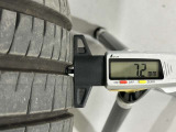 夏タイヤの残り溝は7.2mmです。スリップラインからは5.5mmとなっております。