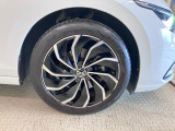 Das WeltAuto独自の項目チェックリストに基づき、入念に車両チェックとクリーニングを実施。美しく高品質な車をご提供します。