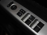 電動格納式ドアミラー・パワーウインドウを装備しています。
